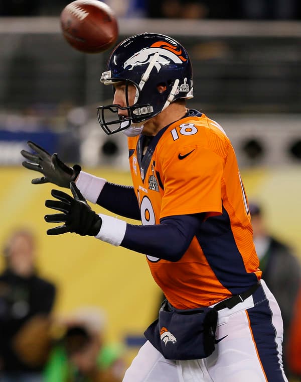 seattle seahawks super bowl xlviii peyton manning bobble